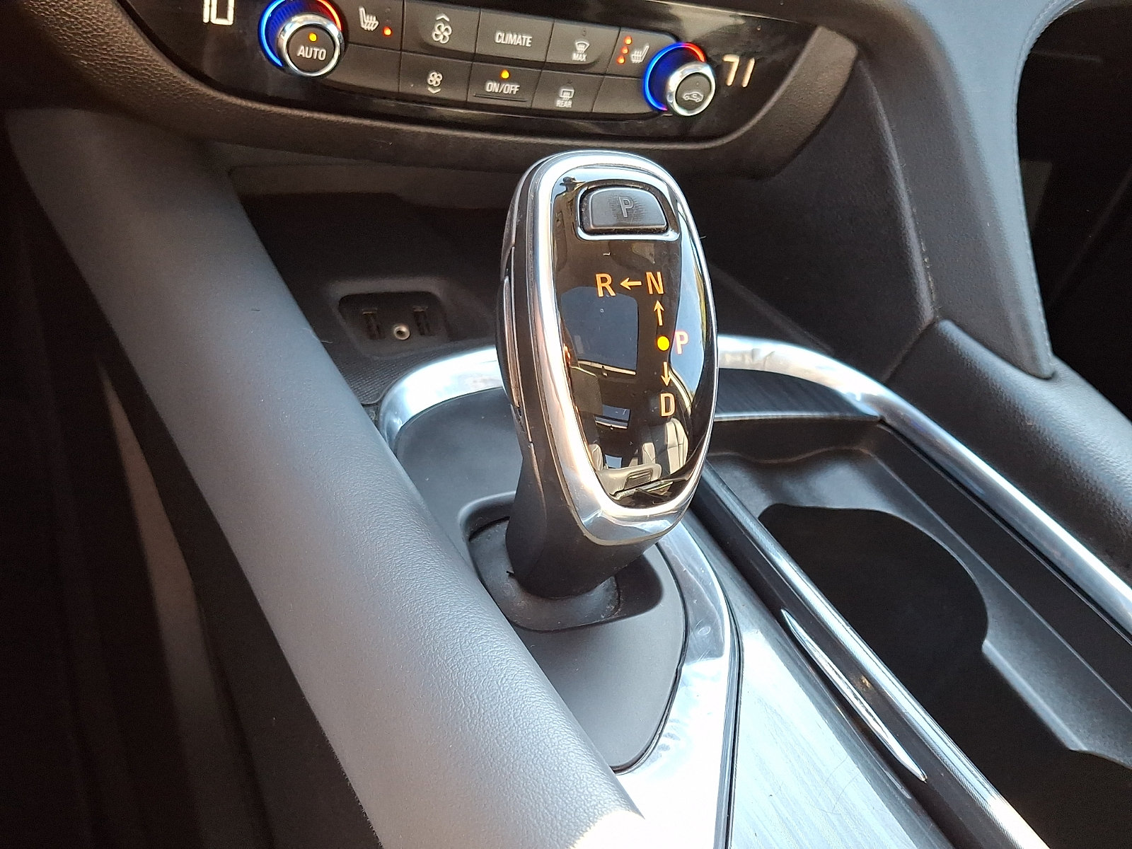 Used 2018 Buick Enclave Essence AWD/4WD image 17
