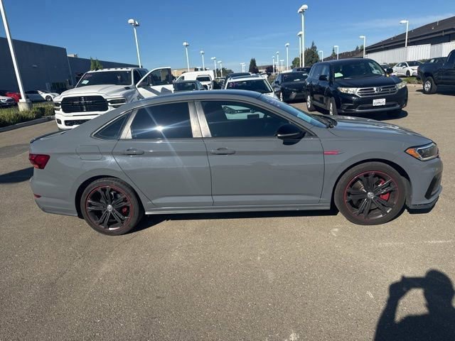 Used 2019 Volkswagen Jetta GLI image 2