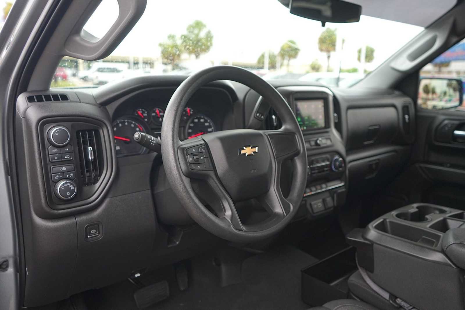 Used 2023 Chevrolet Silverado 1500 Custom AWD/4WD image 2