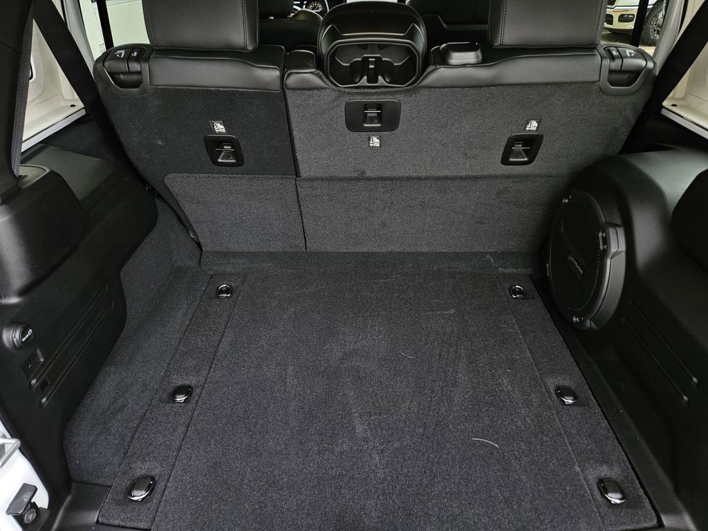 New 2026 Jeep Wrangler Unlimited Rubicon AWD/4WD image 9