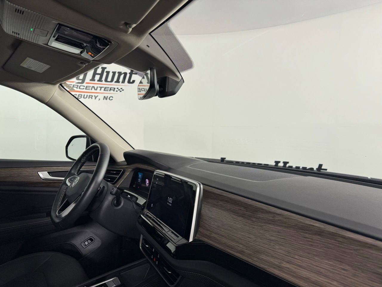 Used 2025 Volkswagen Atlas SEL image 36