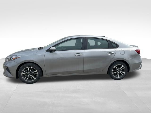 Used 2024 Kia Forte LXS w/ LXS Technology Package image 2