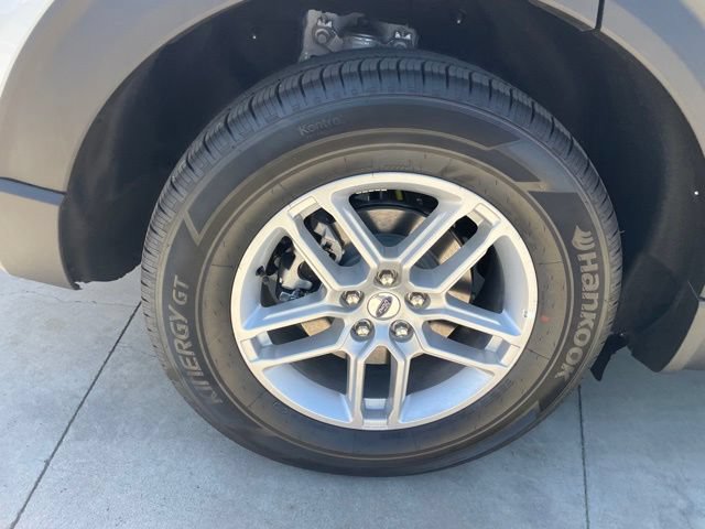 New 2026 Ford Explorer Active w/ Active Comfort Package RWD image 32