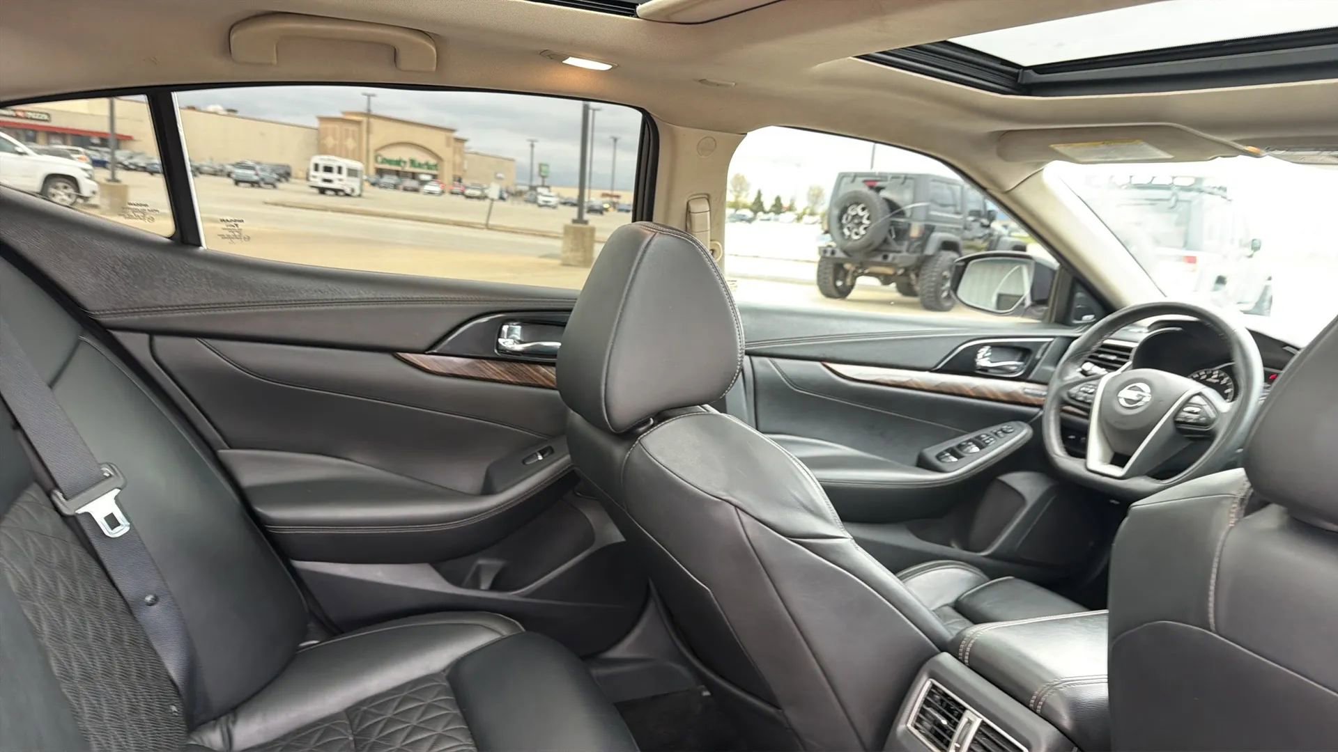 Used 2018 Nissan Maxima Platinum image 30