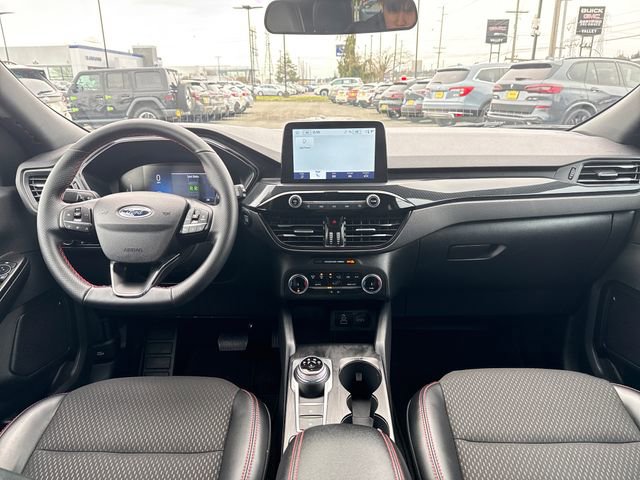 Used 2025 Ford Escape ST-Line image 13