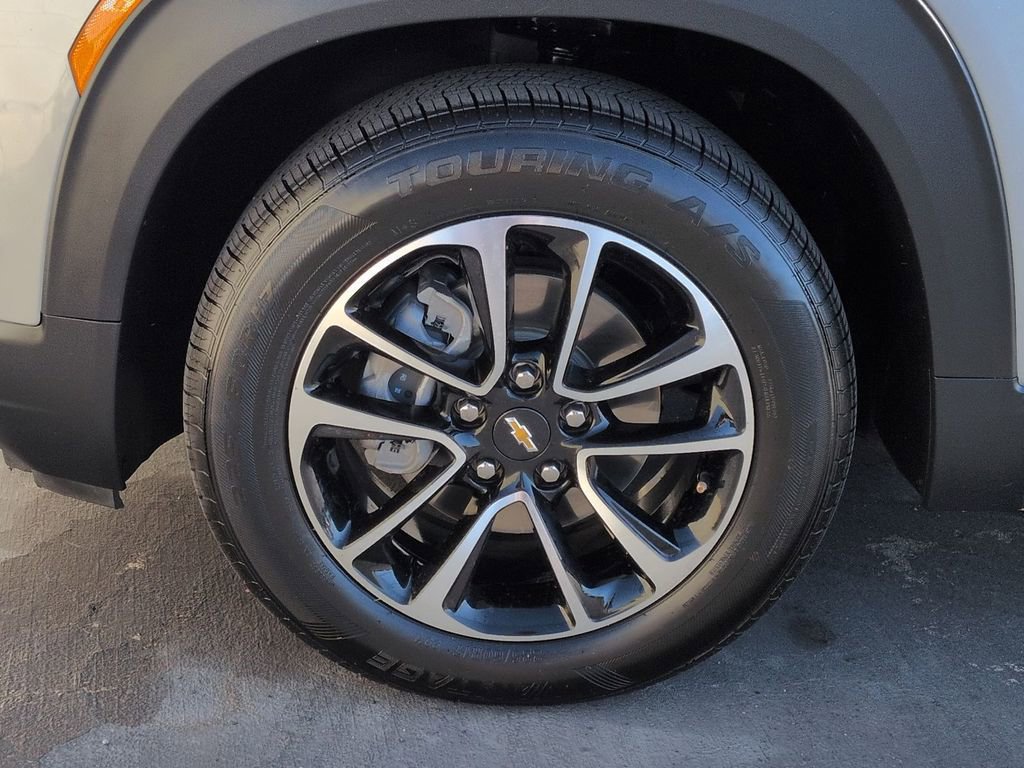 Used 2025 Chevrolet TrailBlazer LT FWD image 34