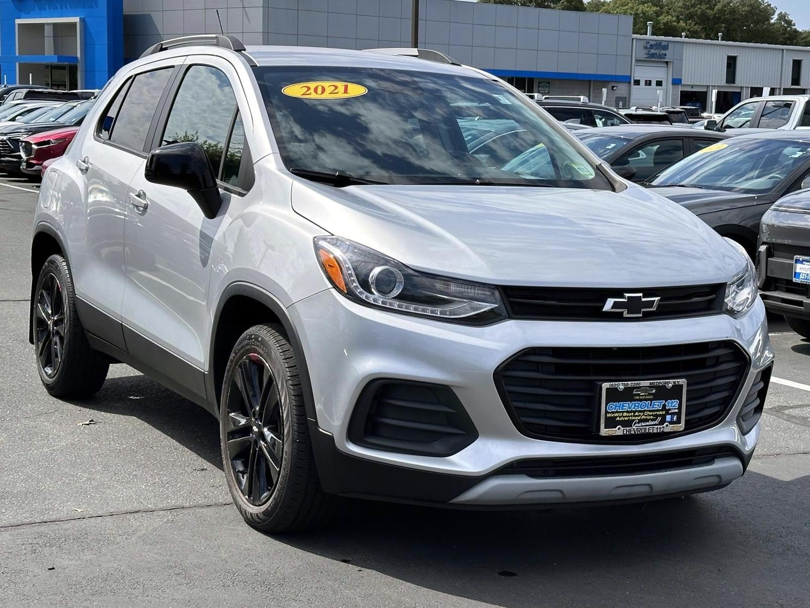 Used 2021 Chevrolet Trax LT w/ Redline Edition AWD/4WD image 5