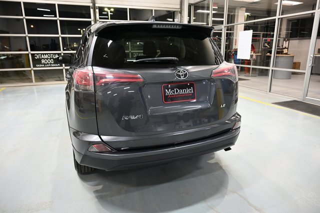 Used 2018 Toyota RAV4 LE image 6