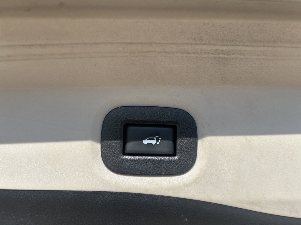 Used 2020 Nissan Rogue SV w/ Premium Package image 10