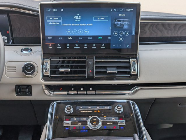 Used 2023 Lincoln Navigator Reserve RWD image 18
