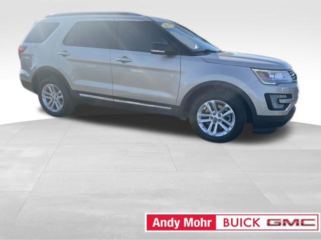 Used 2017 Ford Explorer XLT w/ Equipment Group 201A FWD image 16