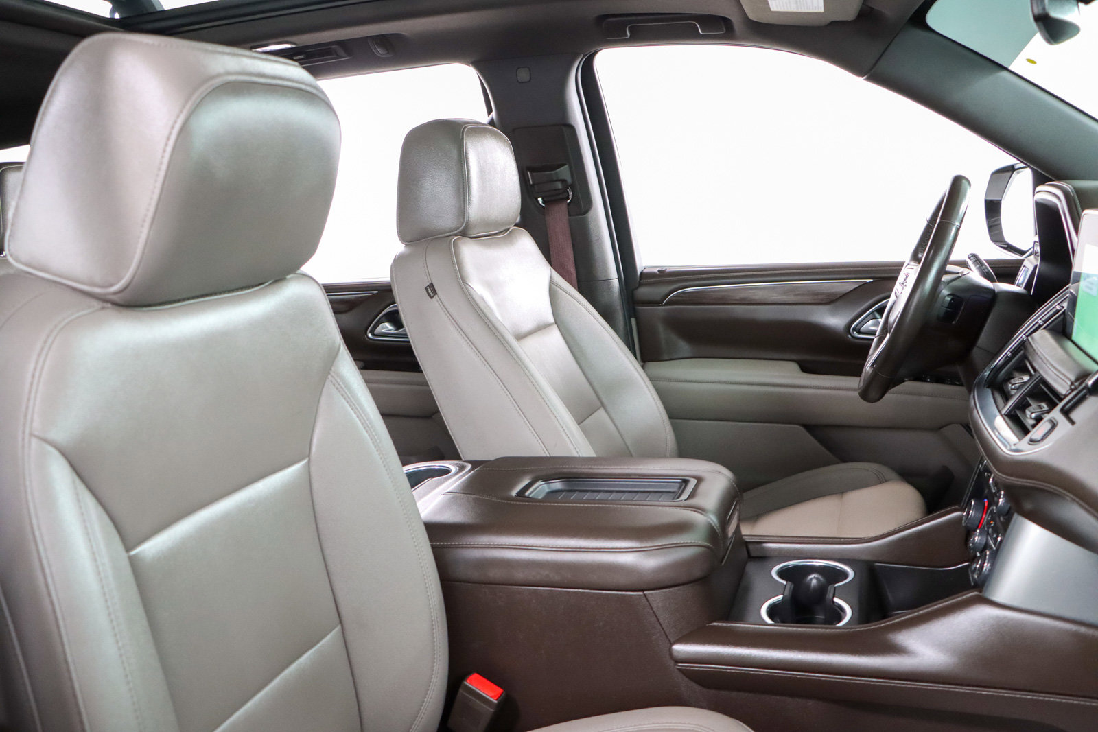 Used 2023 Chevrolet Tahoe Z71 w/ Luxury Package image 32