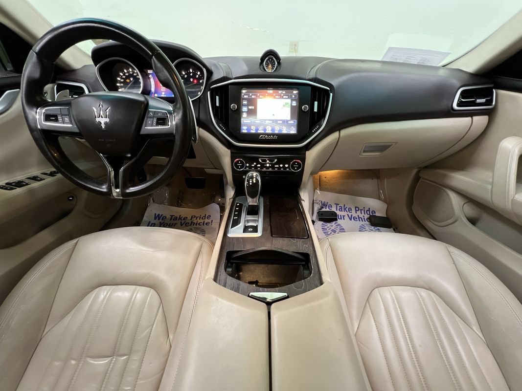 Used 2015 Maserati Ghibli RWD image 18