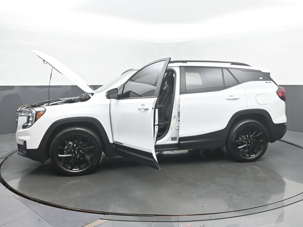 Used 2024 GMC Terrain SLE w/ Driver Convenience Package FWD image 52