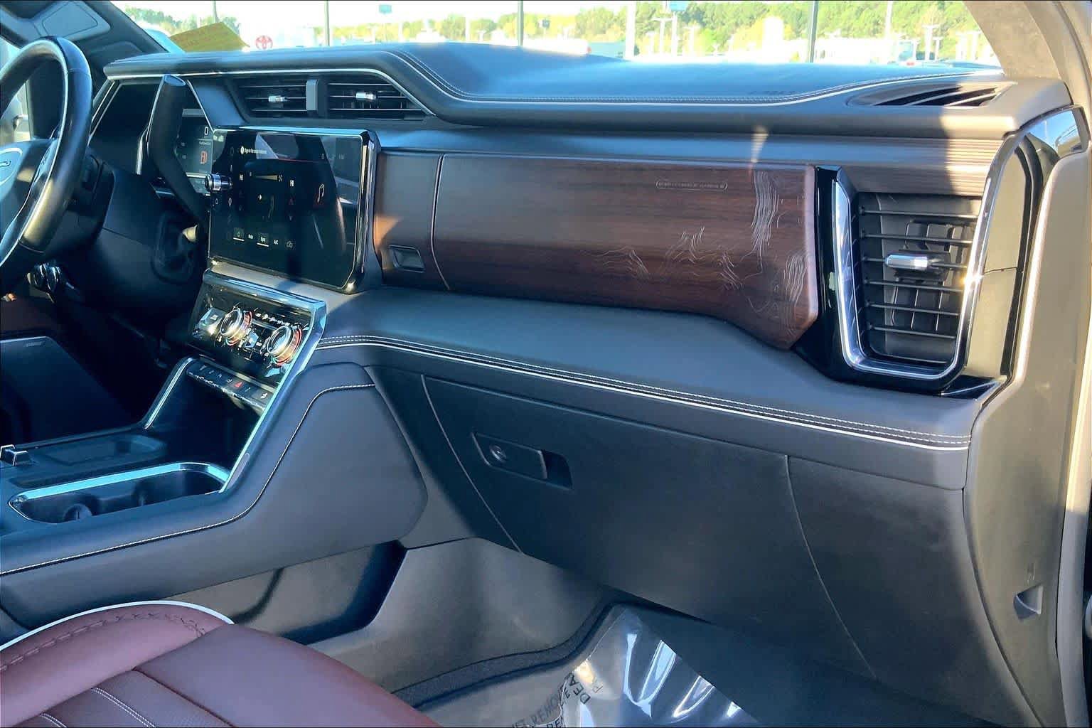 Used 2024 GMC Sierra 2500 Denali Ultimate image 18