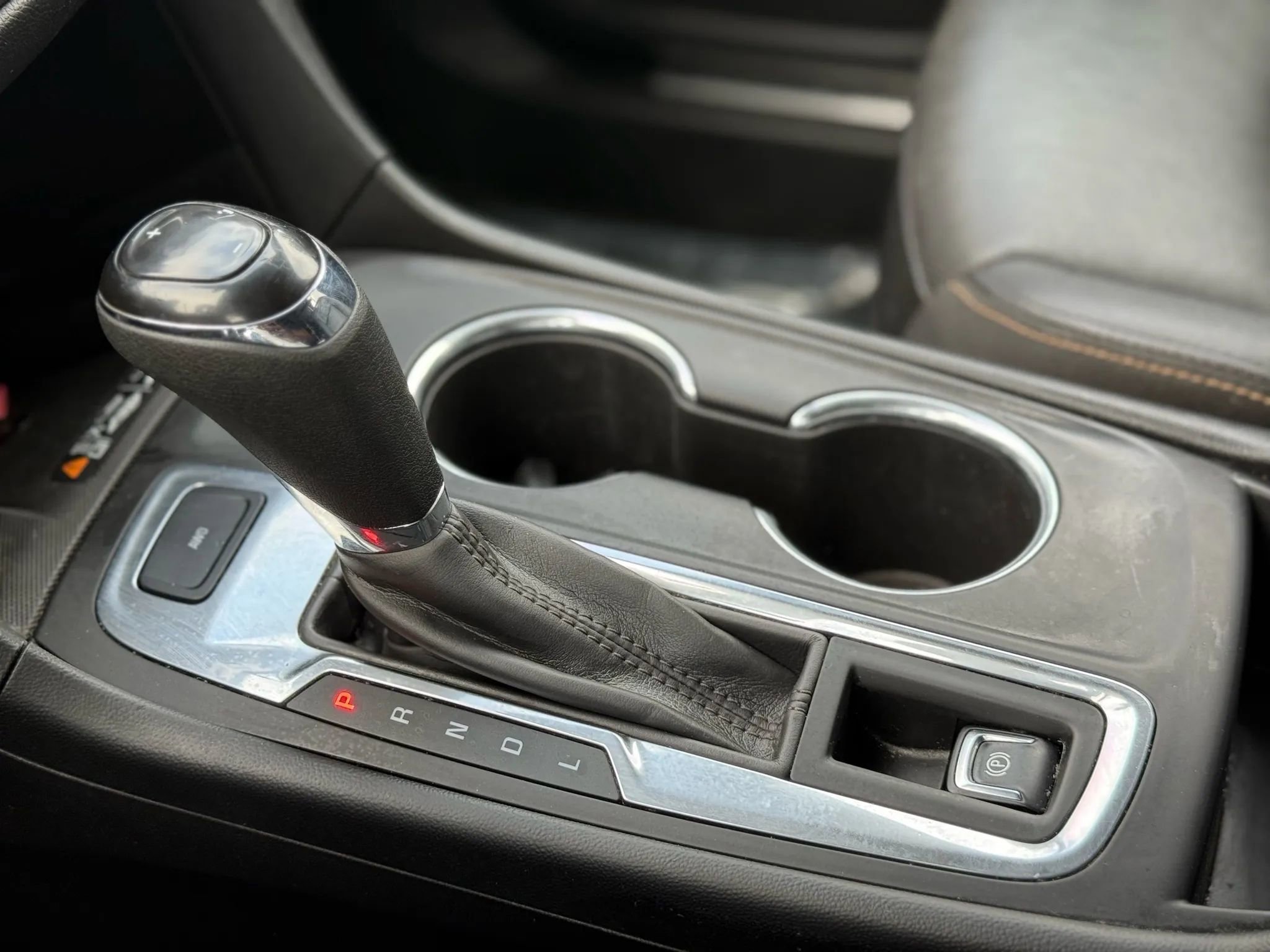 Used 2020 Chevrolet Equinox Premier w/ Premier Redline Edition image 24