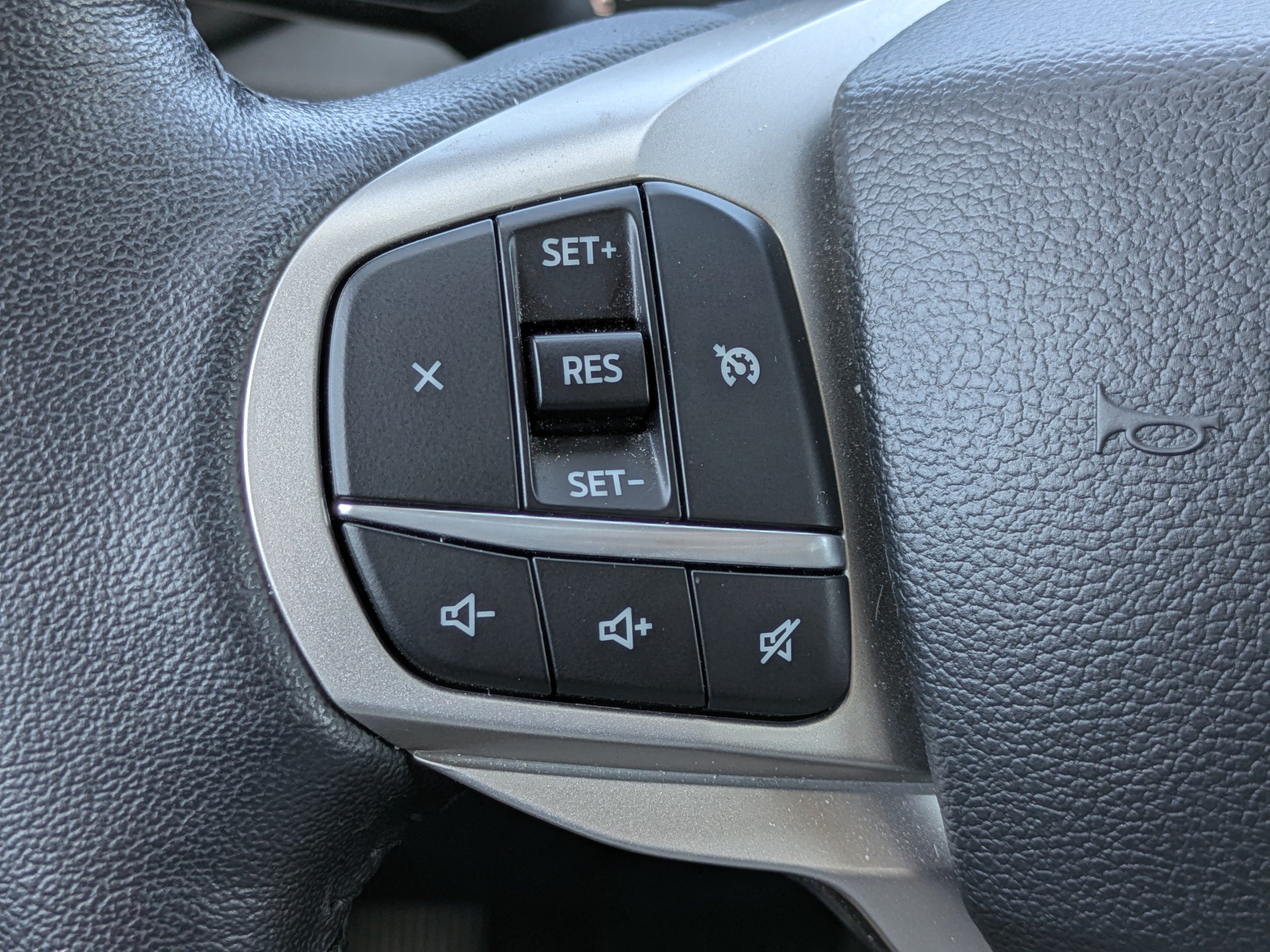Used 2022 Ford Explorer XLT w/ Equipment Group 202A AWD/4WD image 21
