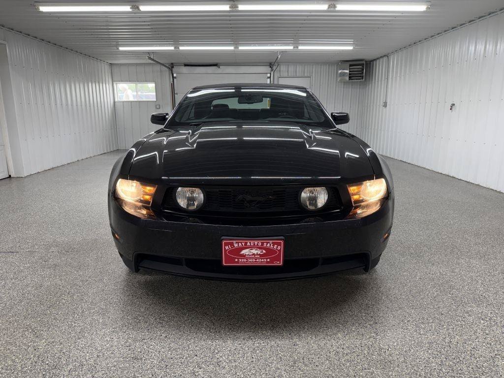 Used 2010 Ford Mustang GT RWD image 2