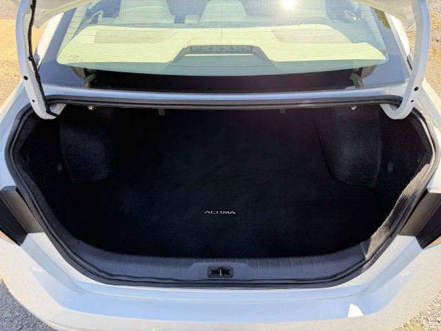 Used 2024 Nissan Altima 2.5 SV FWD image 14