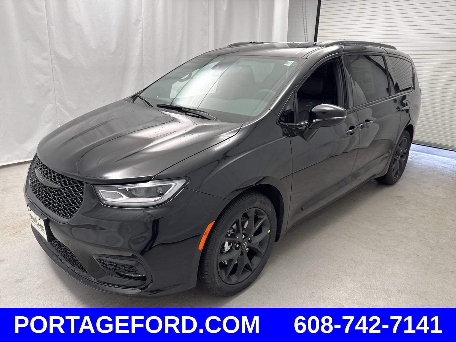 New 2026 Chrysler Pacifica Select w/ S Appearance Package FWD image 5