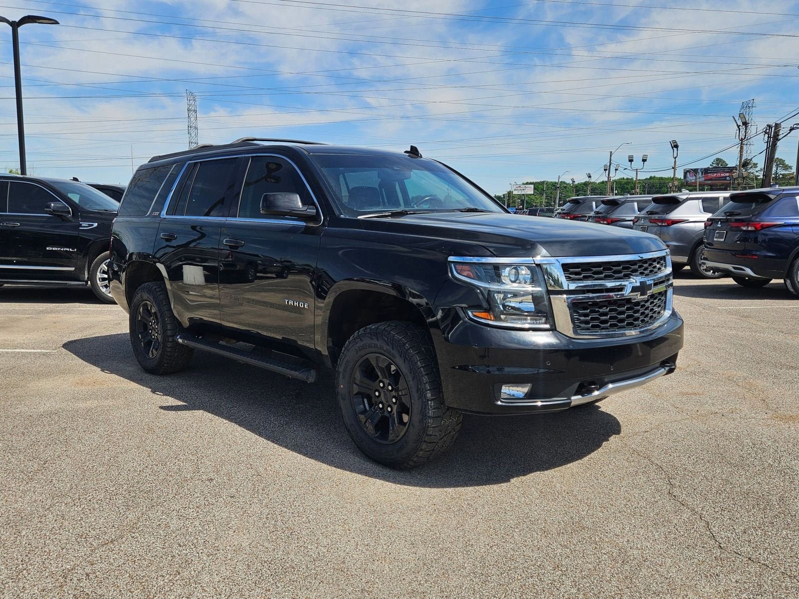 Used 2020 Chevrolet Tahoe LT w/ Z71 Midnight Edition AWD/4WD image 8