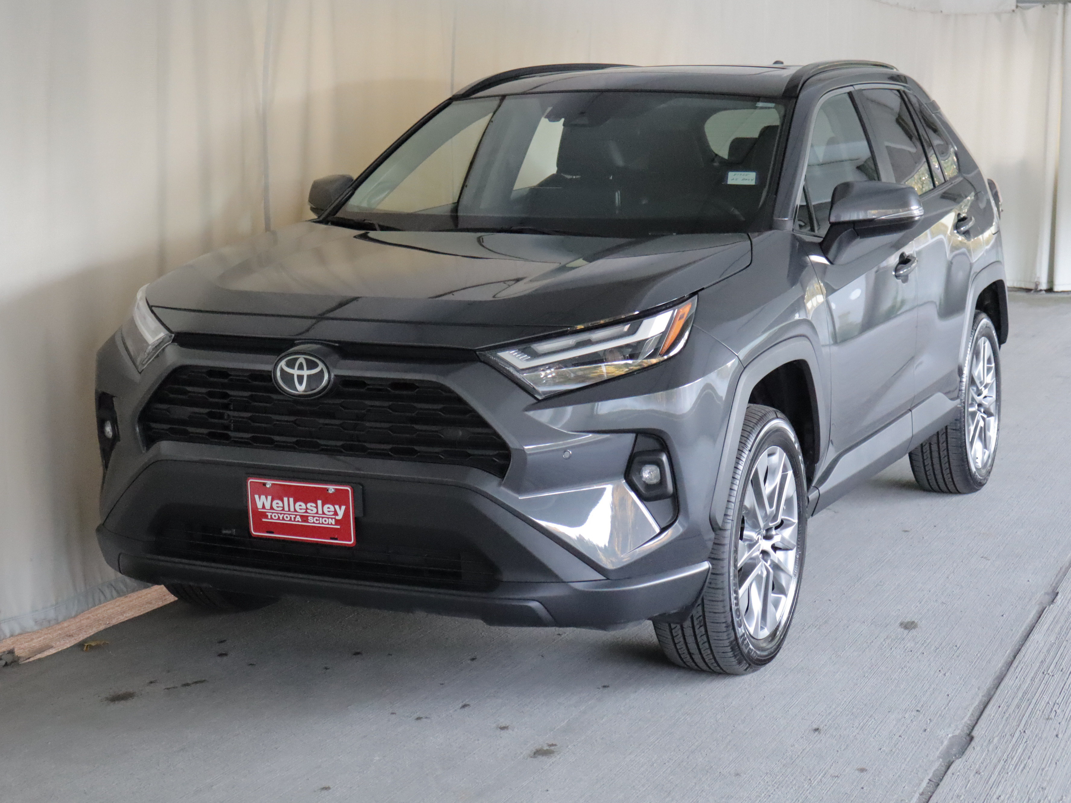 Used 2025 Toyota RAV4 XLE Premium w/ Weather Package AWD/4WD image 25