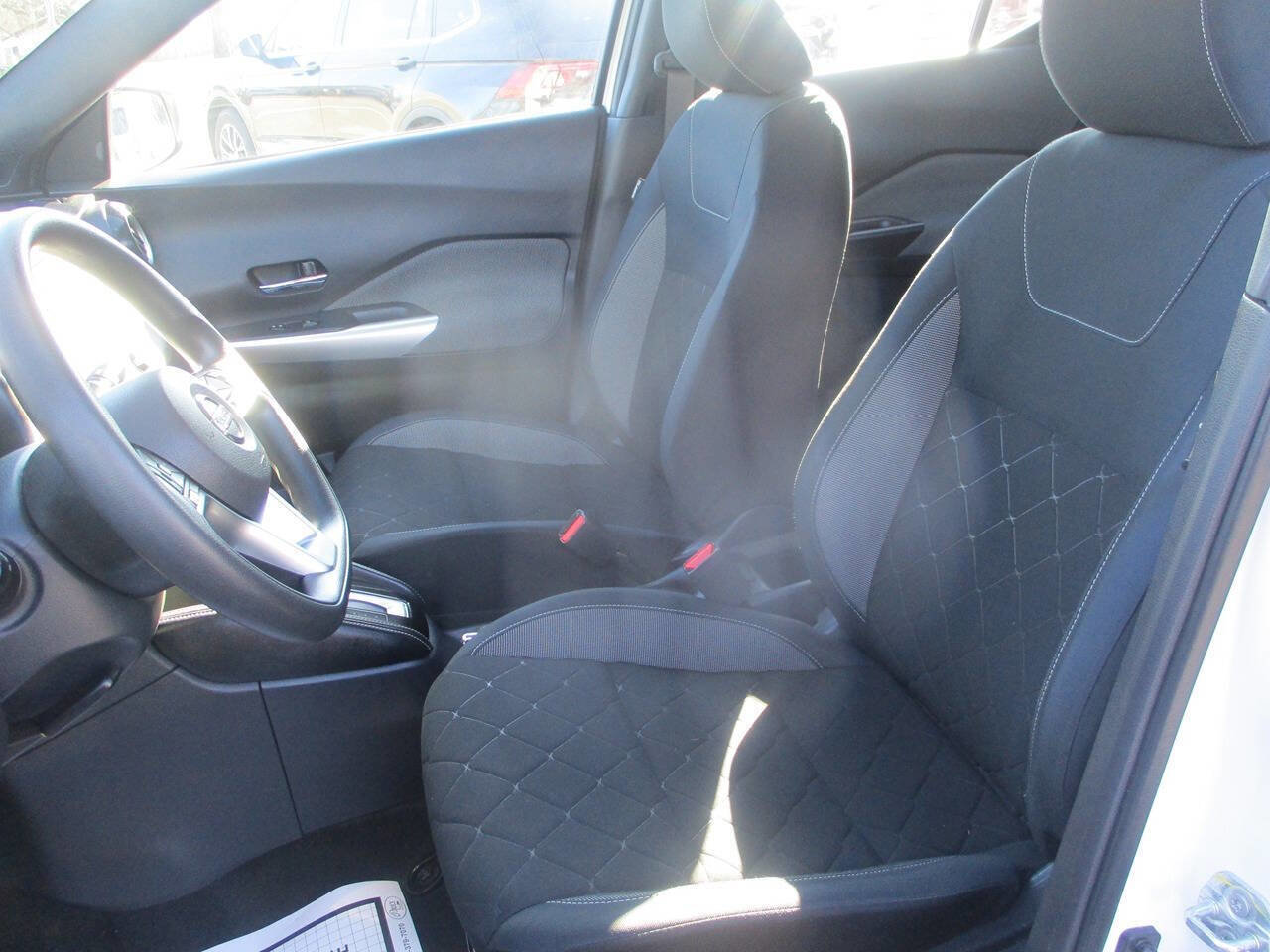 Used 2018 Nissan Kicks SV image 6