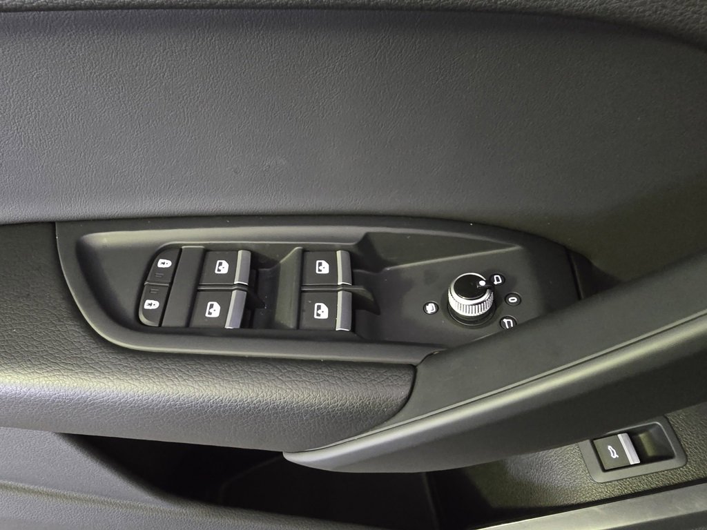 Used 2025 Audi Q5 2.0T Premium image 9