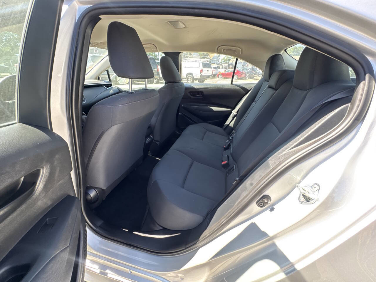 Used 2023 Toyota Corolla LE image 31