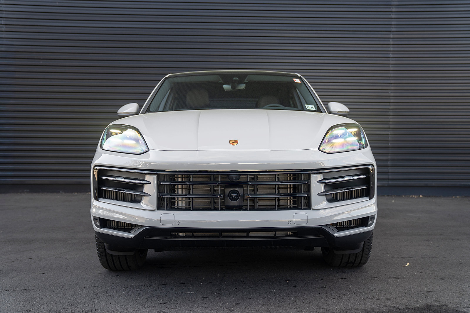 Certified 2025 Porsche Cayenne E-Hybrid Coupe AWD/4WD image 26