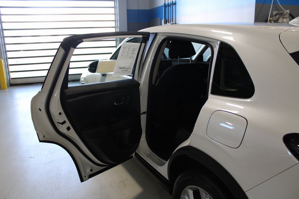 Used 2025 Honda HR-V LX image 18