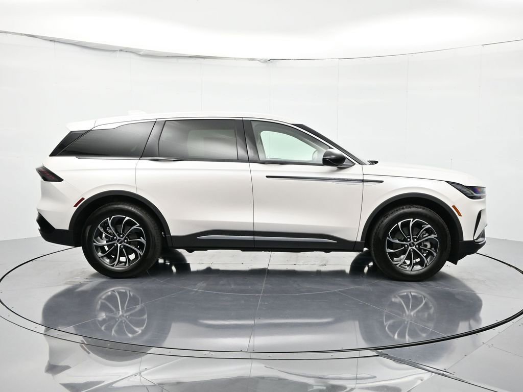 New 2026 Lincoln Nautilus Premier image 5