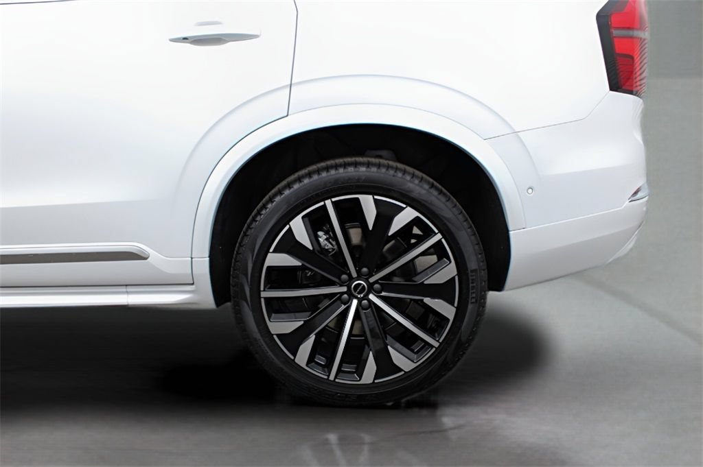 Used 2026 Volvo XC90 B6 Ultra w/ Protection Package AWD/4WD image 11