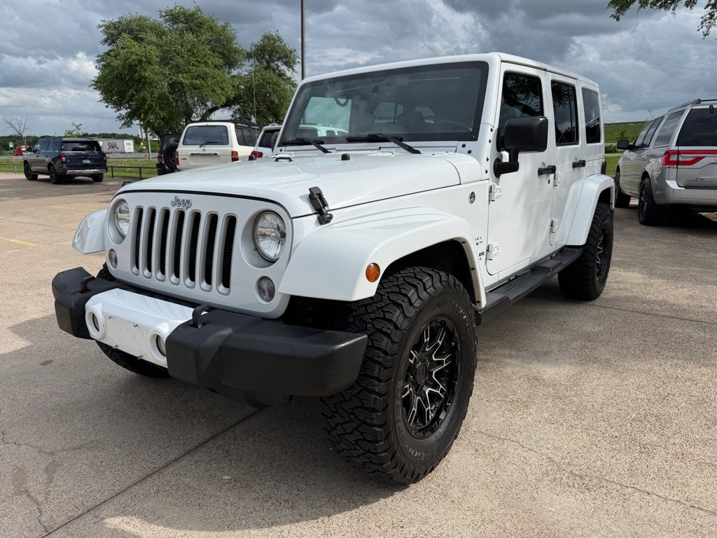Used 2016 Jeep Wrangler Unlimited Sahara w/ Connectivity Group image 3