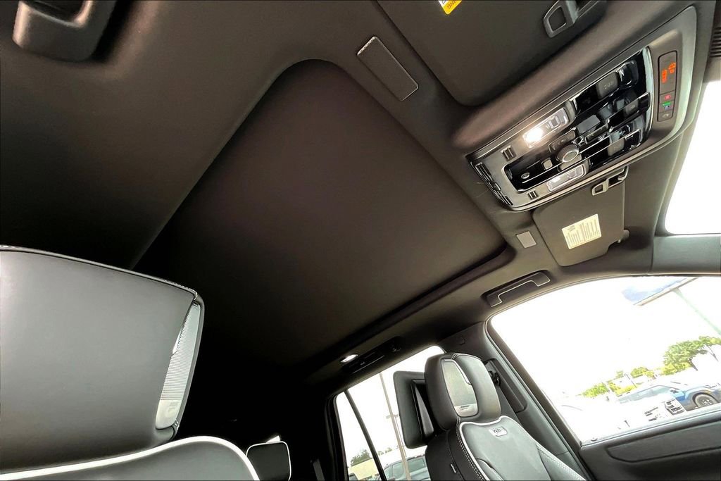 New 2026 GMC Yukon AT4 Ultimate w/ LPO, Floor Liner Package AWD/4WD image 23