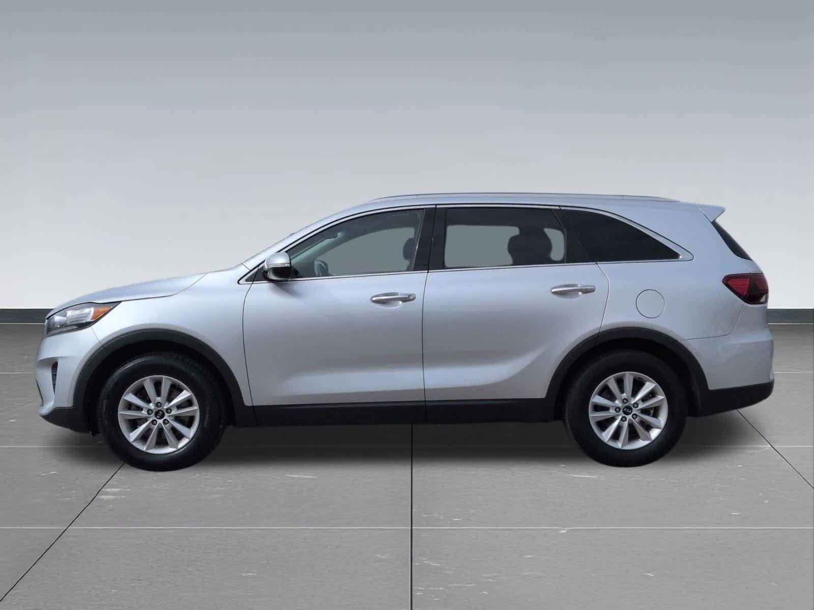 Used 2019 Kia Sorento LX w/ LX Convenience Package FWD image 3