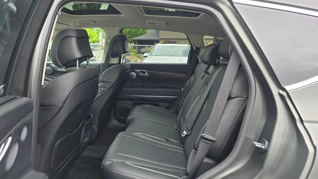 Used 2025 Genesis GV80 2.5T Prestige AWD/4WD image 16