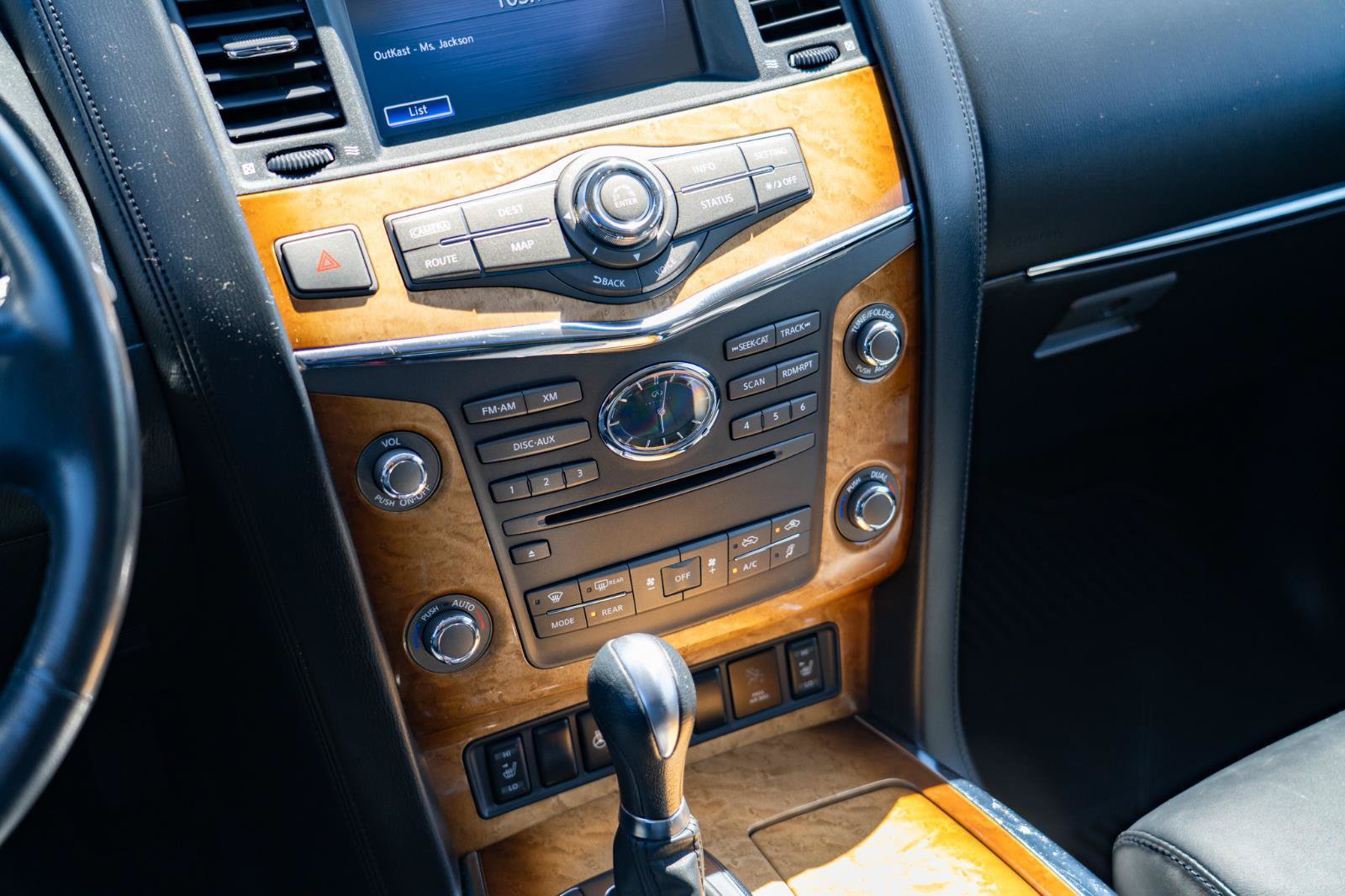 Used 2011 INFINITI QX56 4WD w/ Theater Pkg image 22