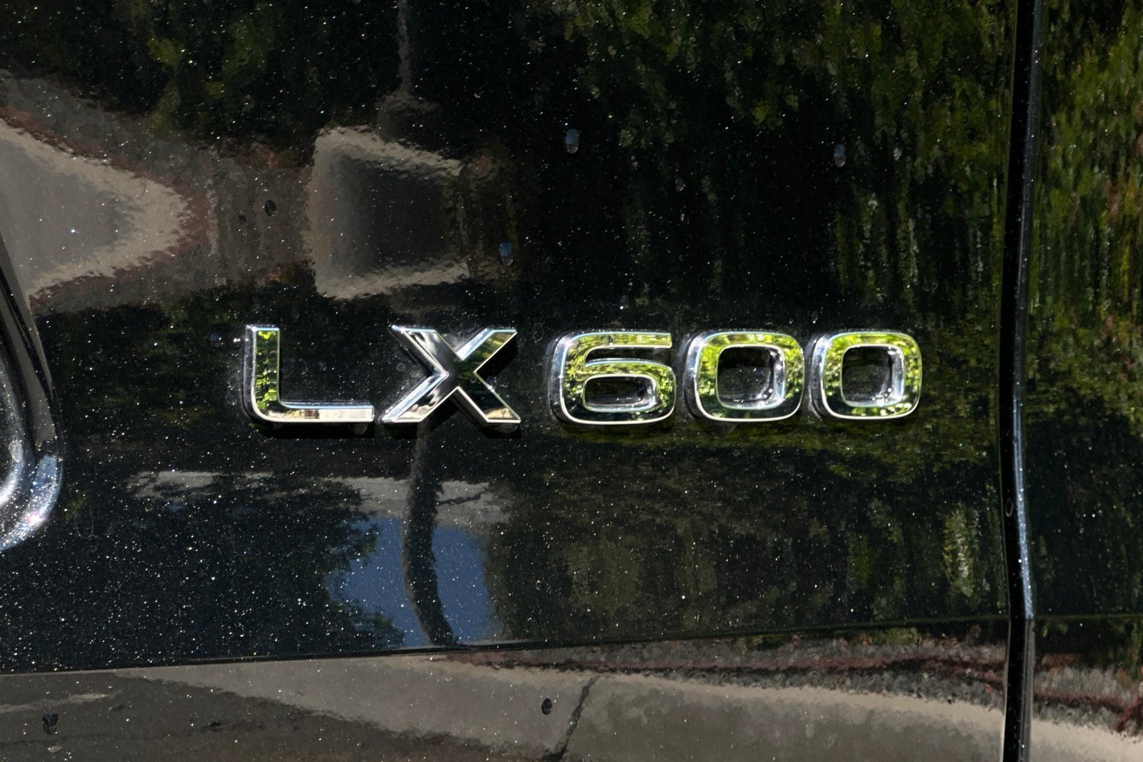 Certified 2024 Lexus LX 600 4WD w/ Appearance Package image 31