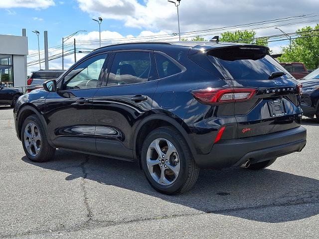 Certified 2025 Ford Escape ST-Line AWD/4WD image 4