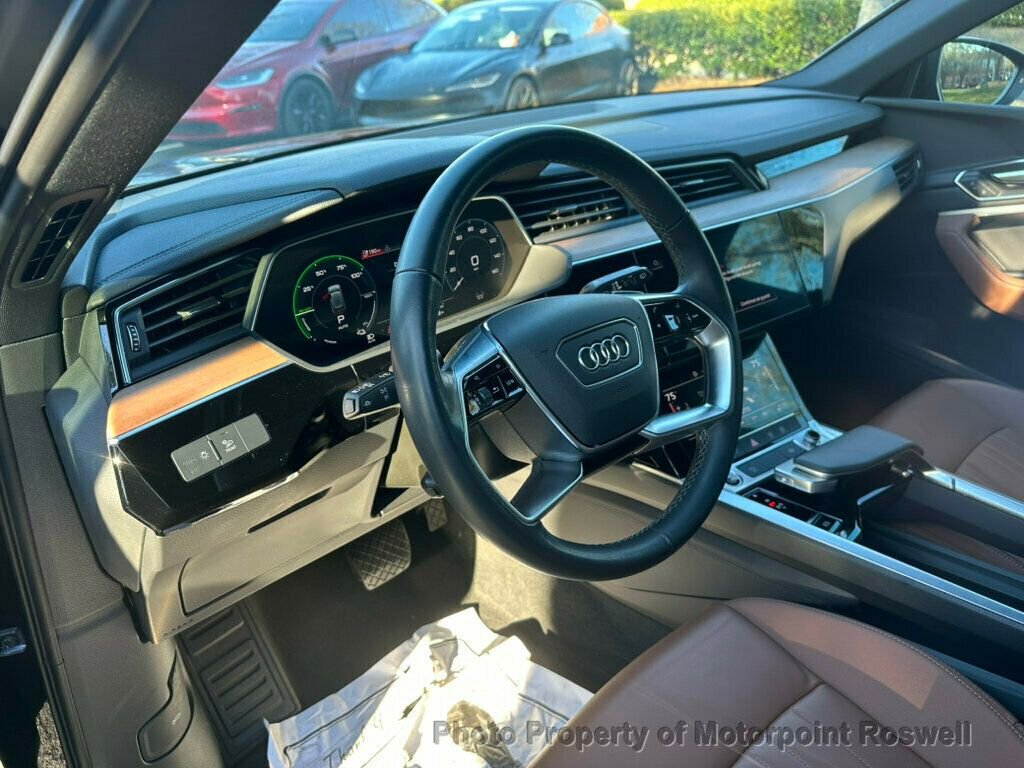 Used 2024 Audi Q8 e-tron Premium image 12