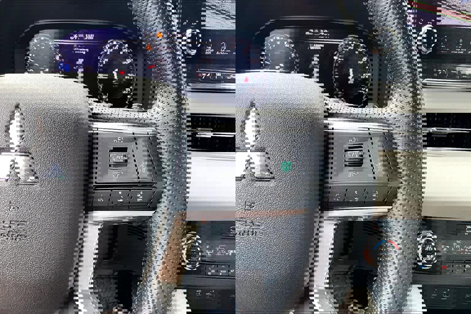 Used 2023 Mitsubishi Outlander SEL image 18