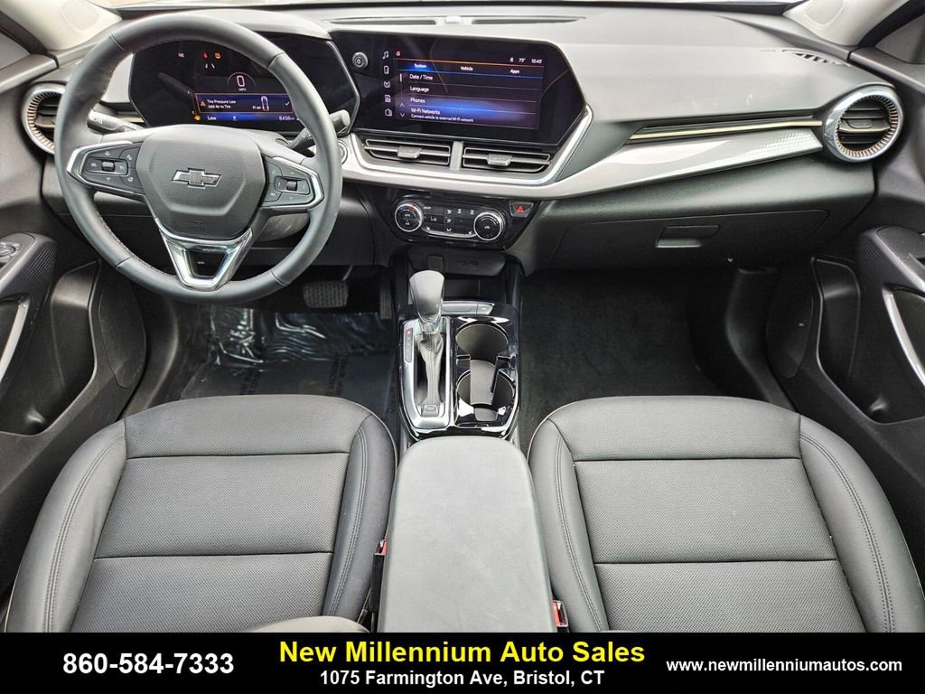 Used 2025 Chevrolet Trax ACTIV w/ Driver Confidence Package image 12