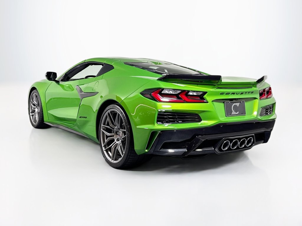 Used 2026 Chevrolet Corvette Z06 RWD image 3