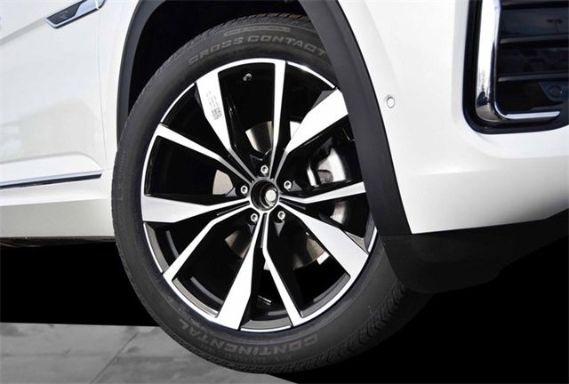 New 2026 Volkswagen Atlas SEL Premium R-Line image 3