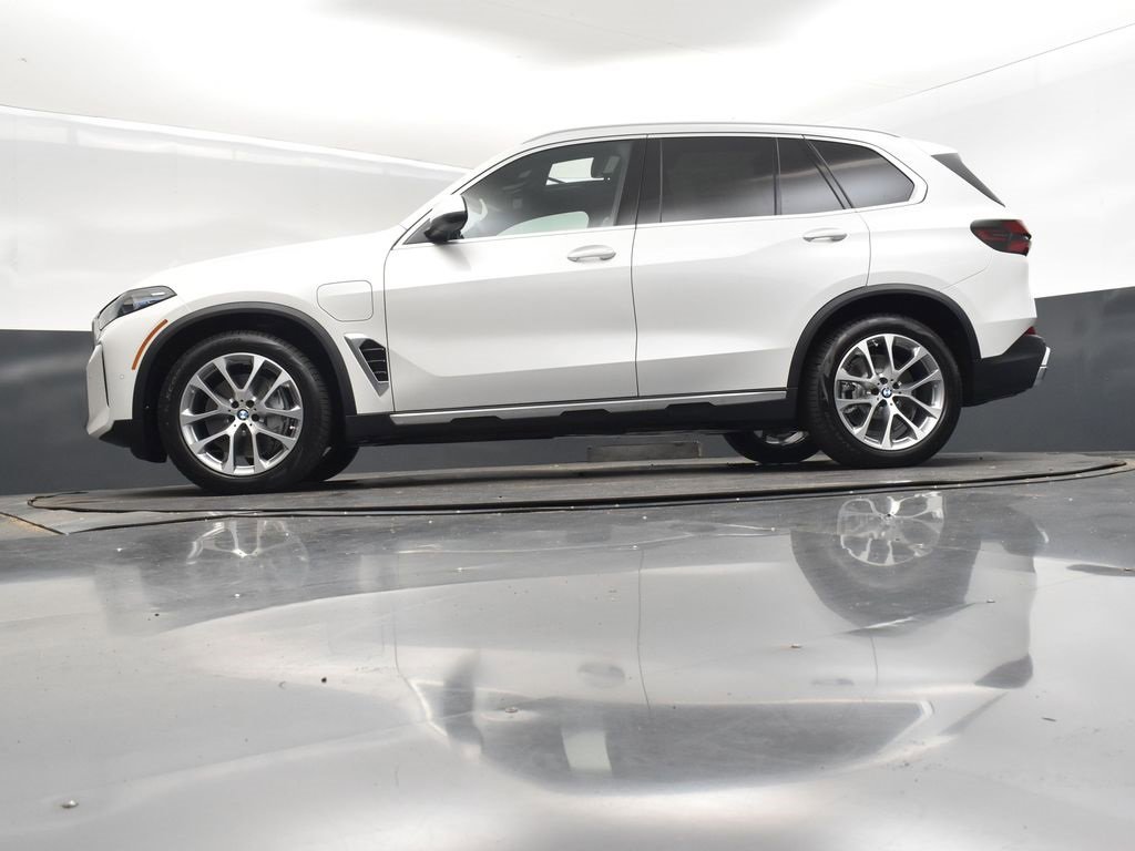 New 2026 BMW X5 xDrive50e image 39