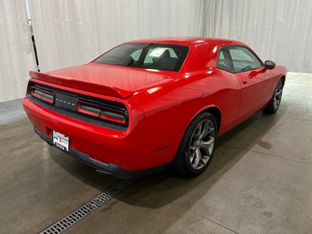 Used 2016 Dodge Challenger SXT RWD image 4