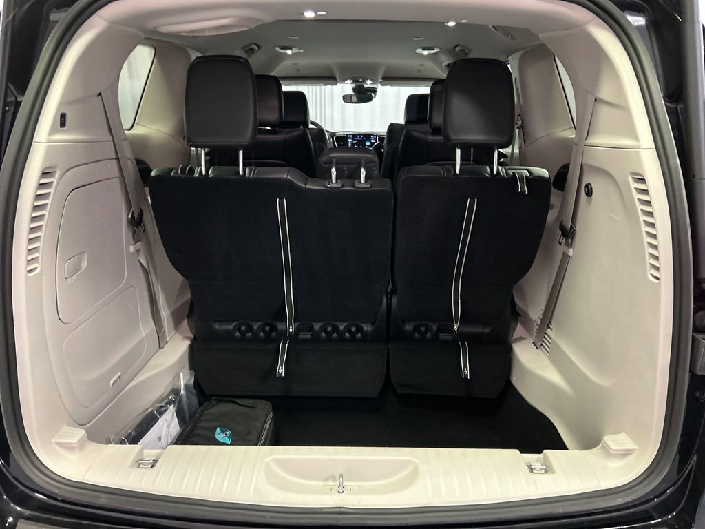 Used 2024 Chrysler Pacifica Select image 25