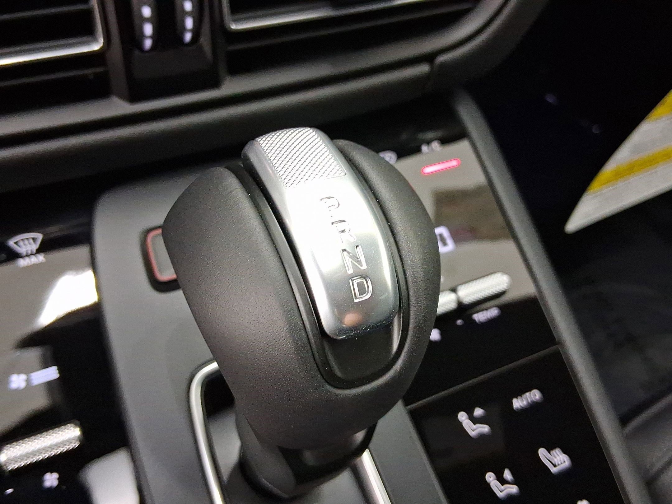 Used 2026 Porsche Macan AWD/4WD image 26