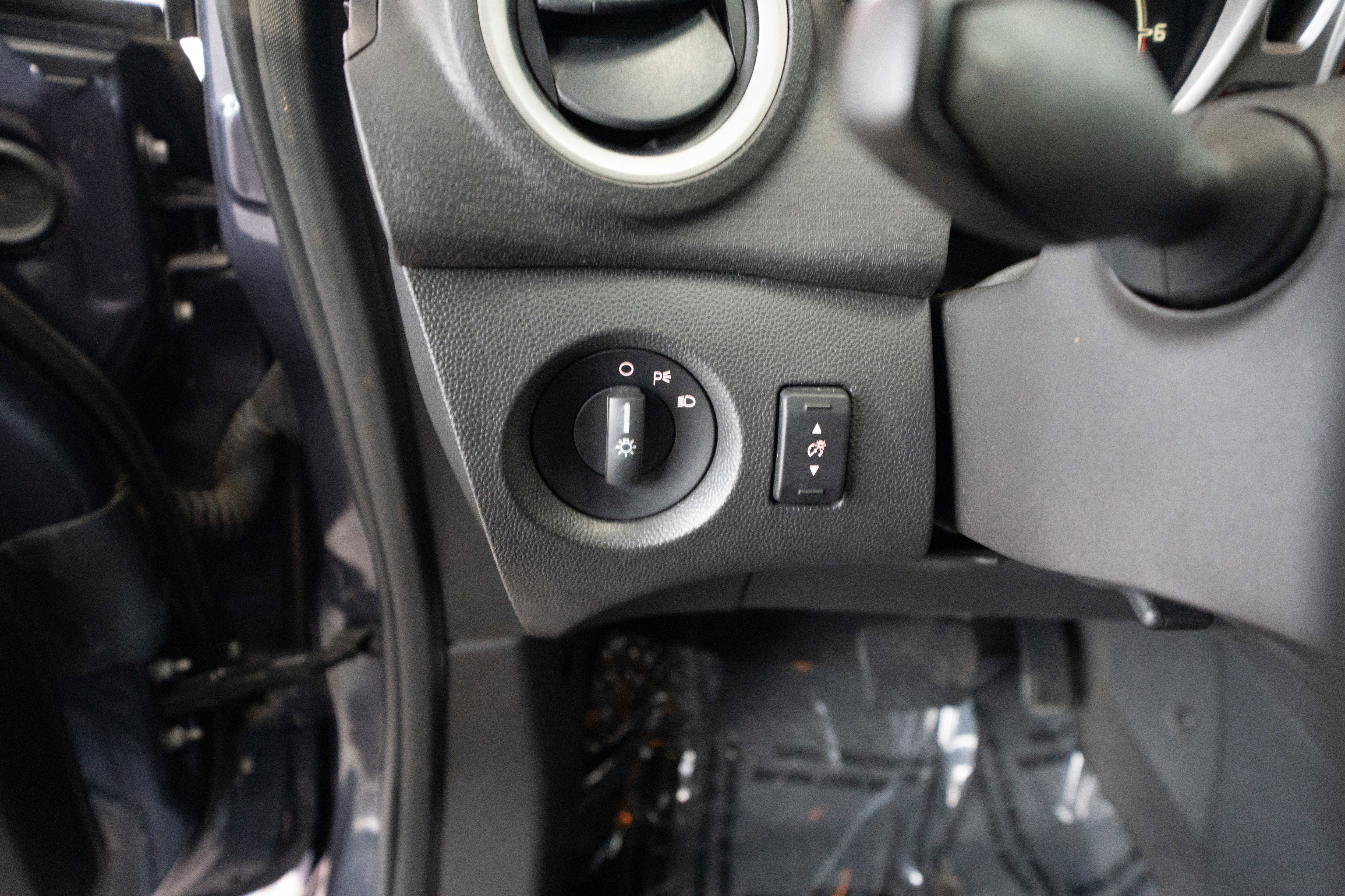 Used 2012 Ford Fiesta SE image 11